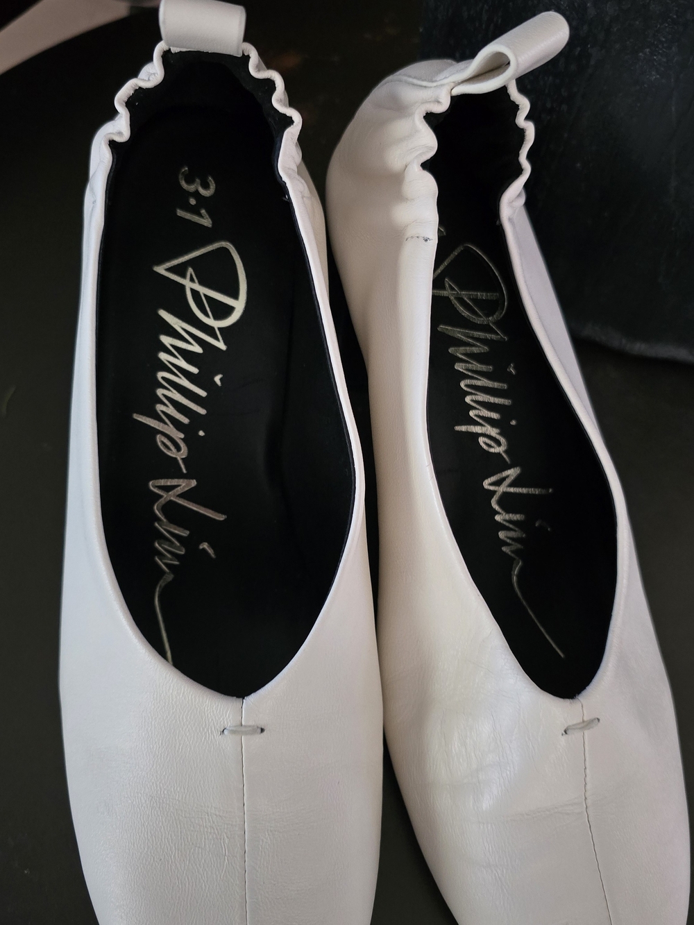 Danielle Nicole White Leather Ballet Flats with Elastic Heel